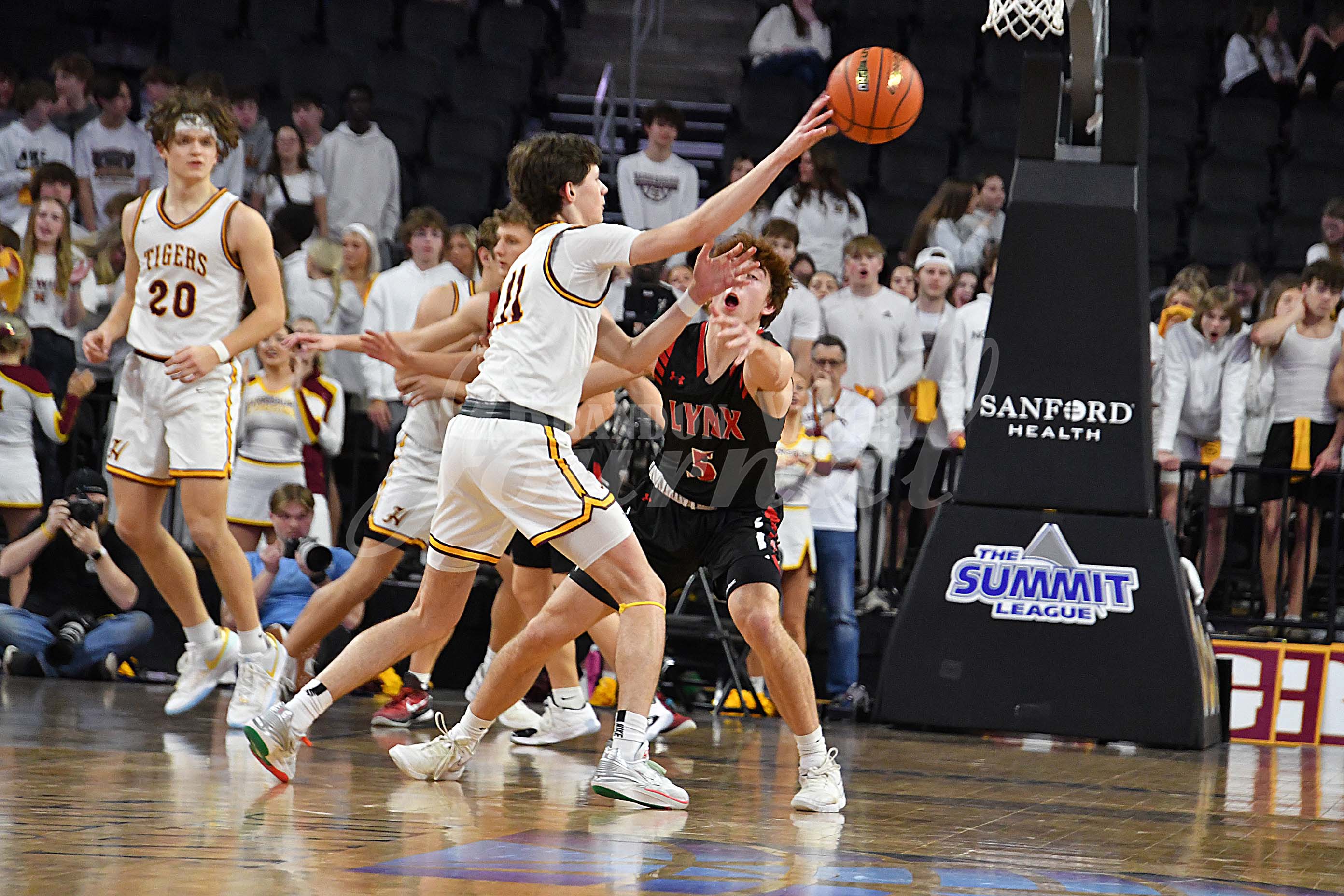 State Boys BB-Semifinals vs Harrisburg A | Brandon Valley Journal
