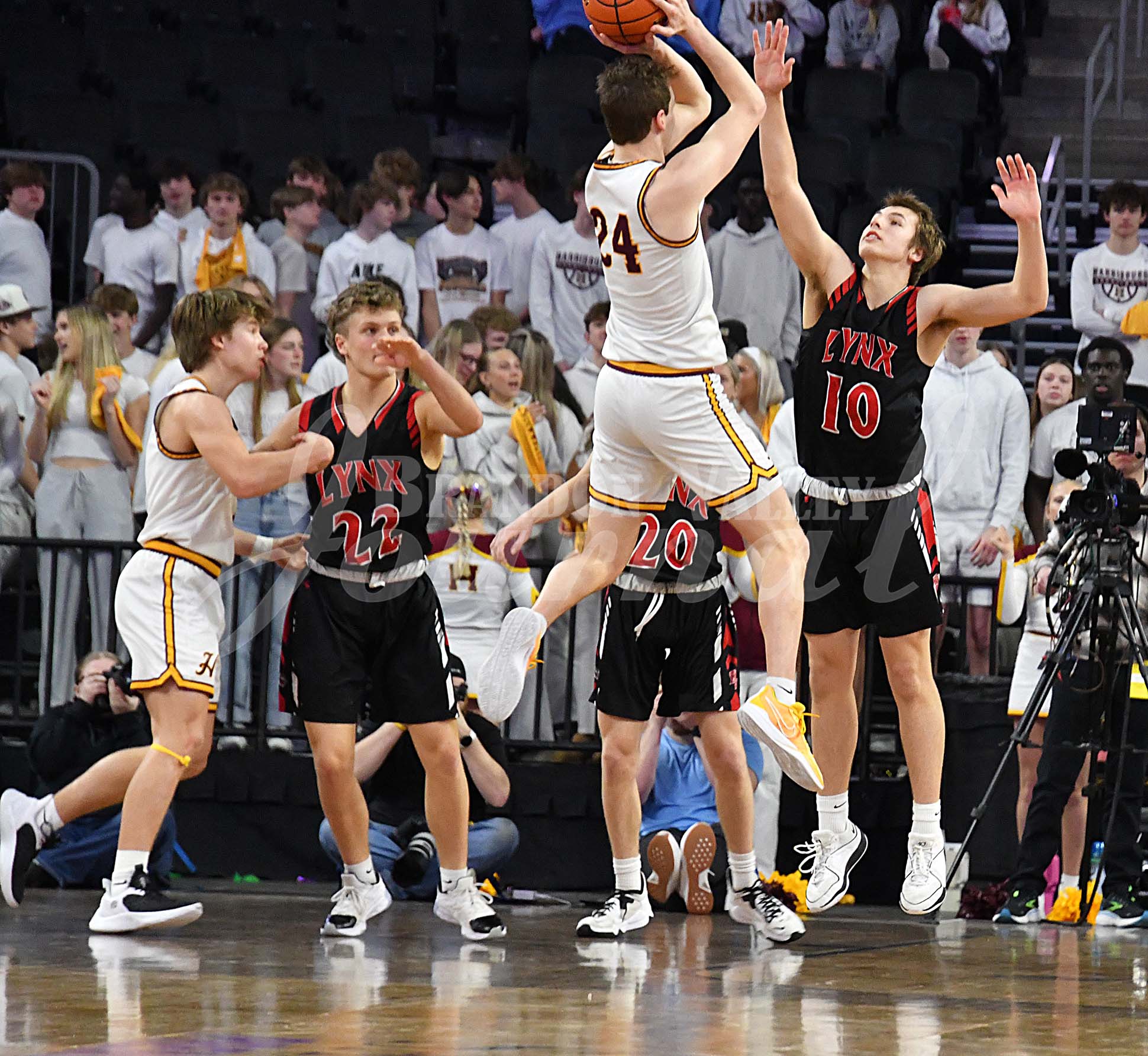 State Boys BB-Semifinals vs Harrisburg A | Brandon Valley Journal