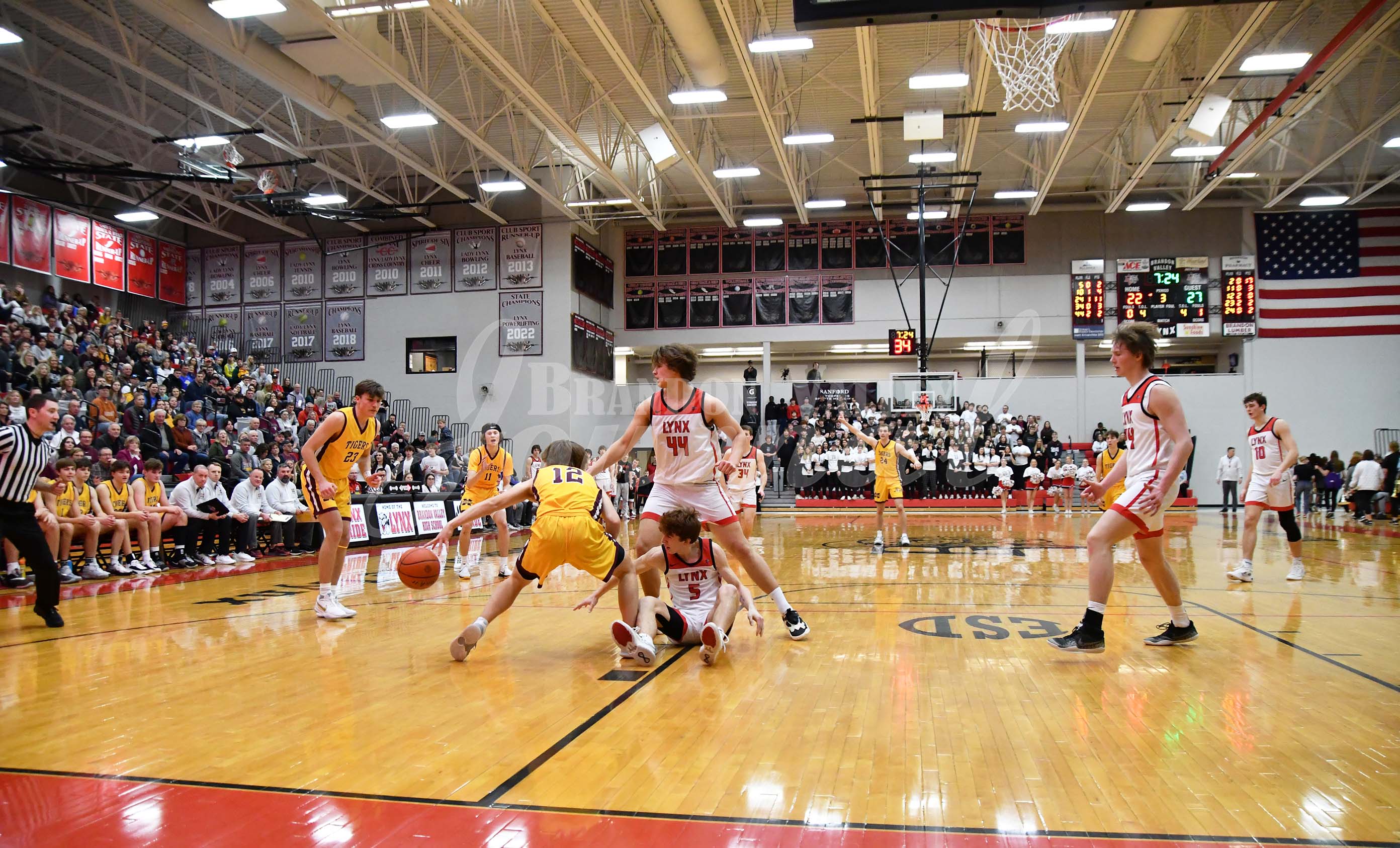 Boys BB - SoDak 16 vs Harrisburg B | Brandon Valley Journal