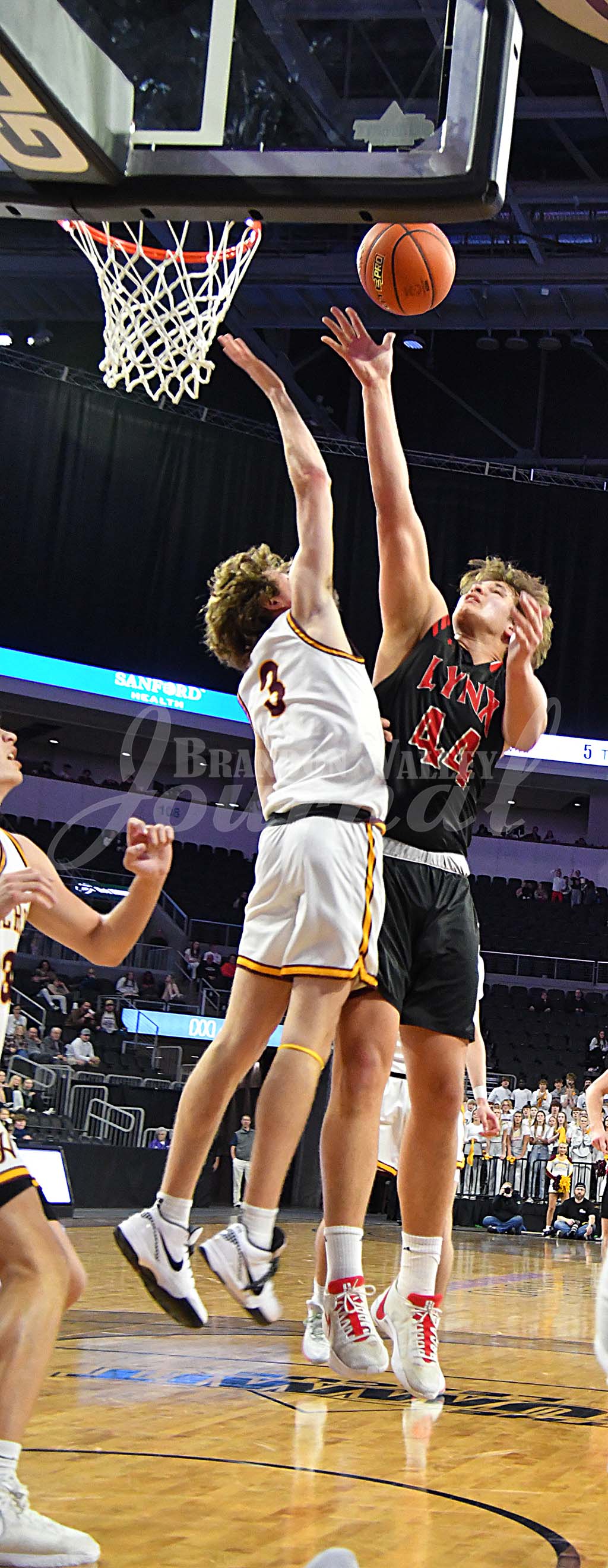 State Boys BB-Semifinals vs Harrisburg B | Brandon Valley Journal