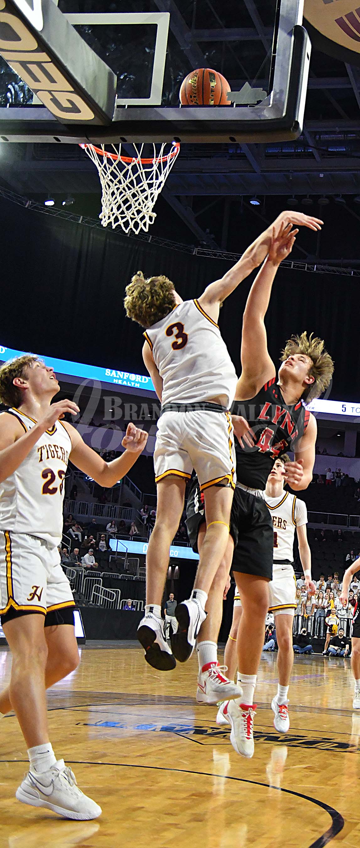 State Boys BB-Semifinals vs Harrisburg B | Brandon Valley Journal