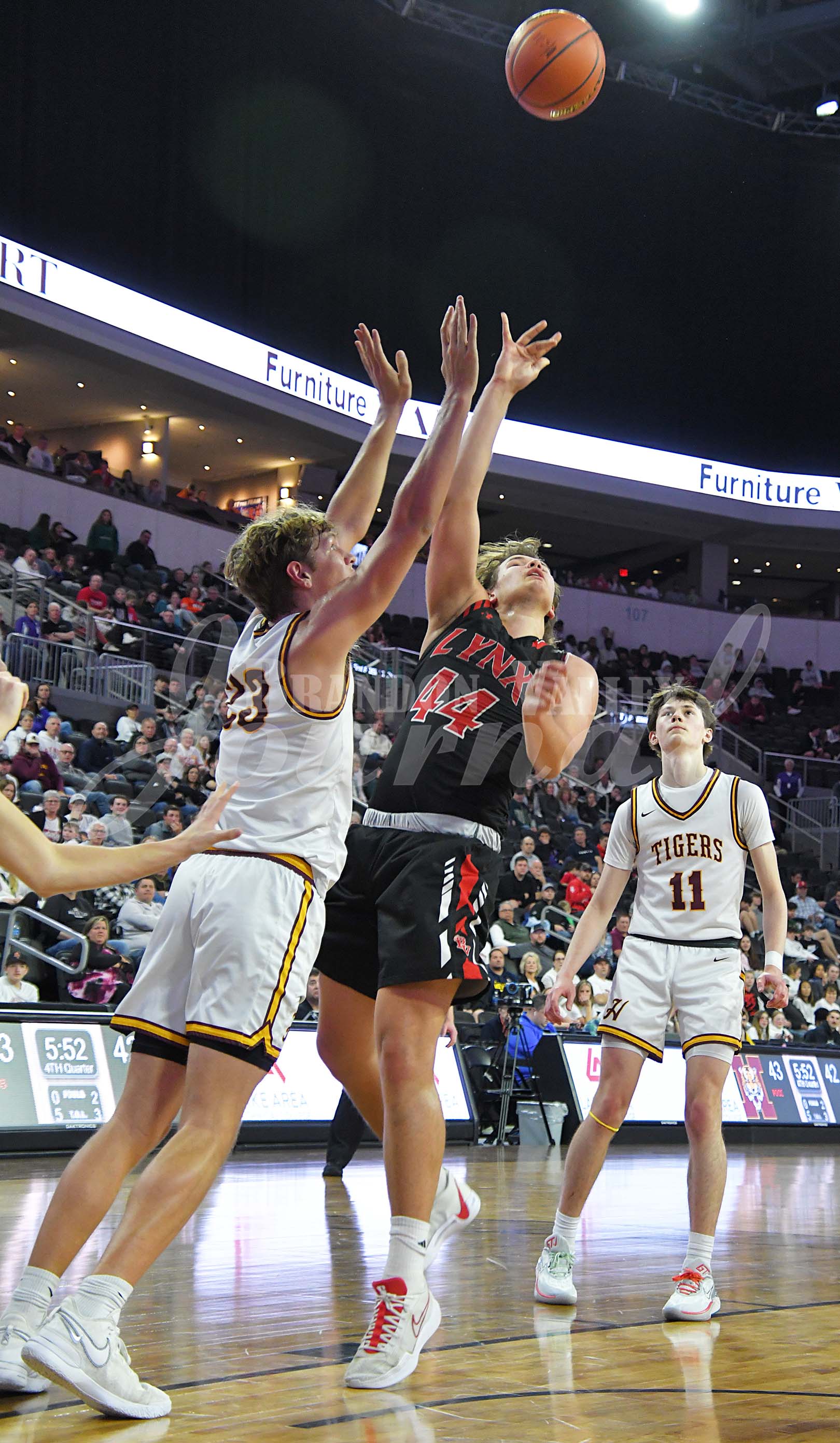 State Boys BB-Semifinals vs Harrisburg B | Brandon Valley Journal
